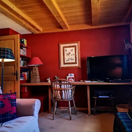 Chalet Chalet Gentiane Des Neiges, Near To The Aiglon College